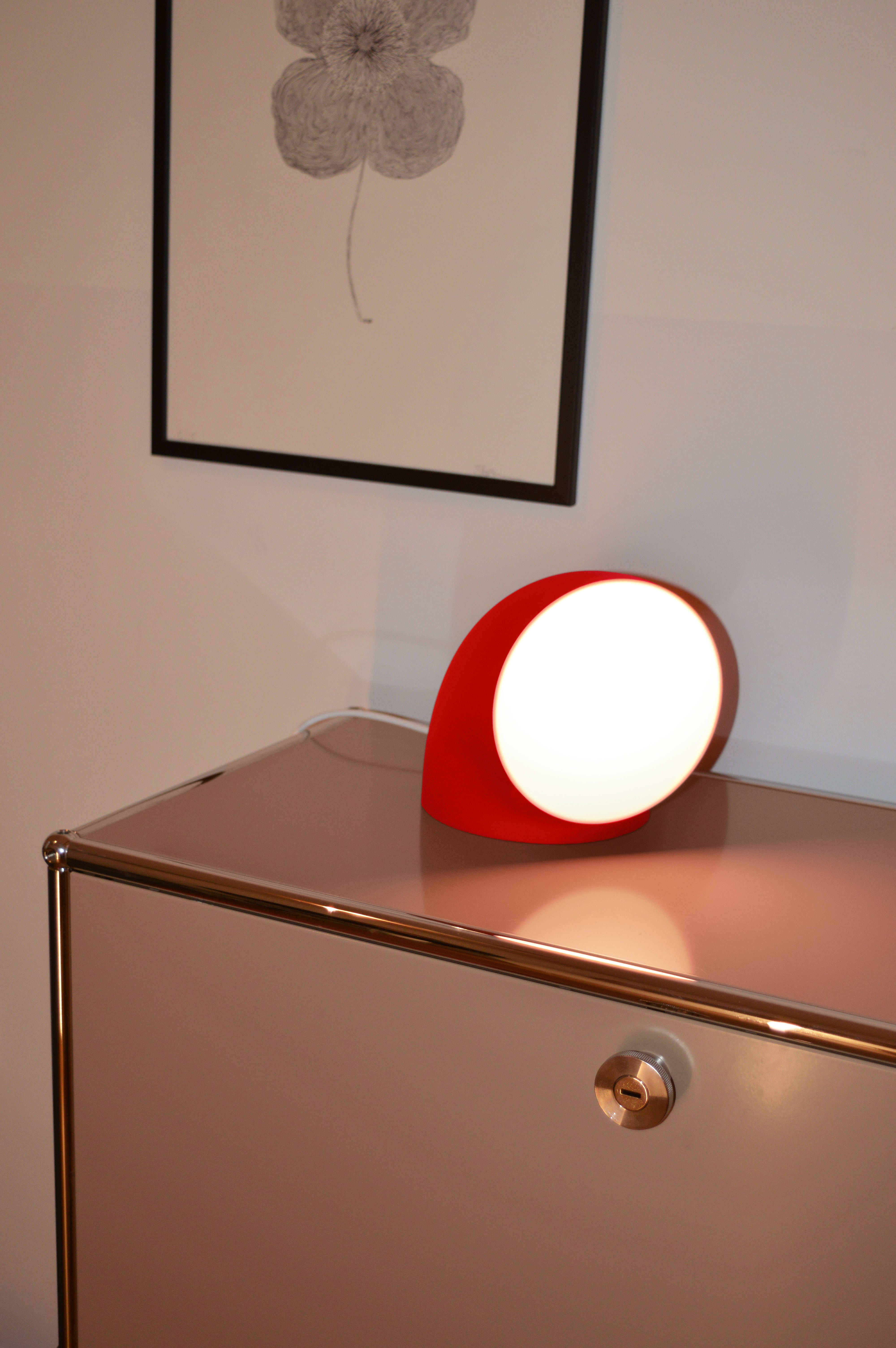LÀ Lava Red