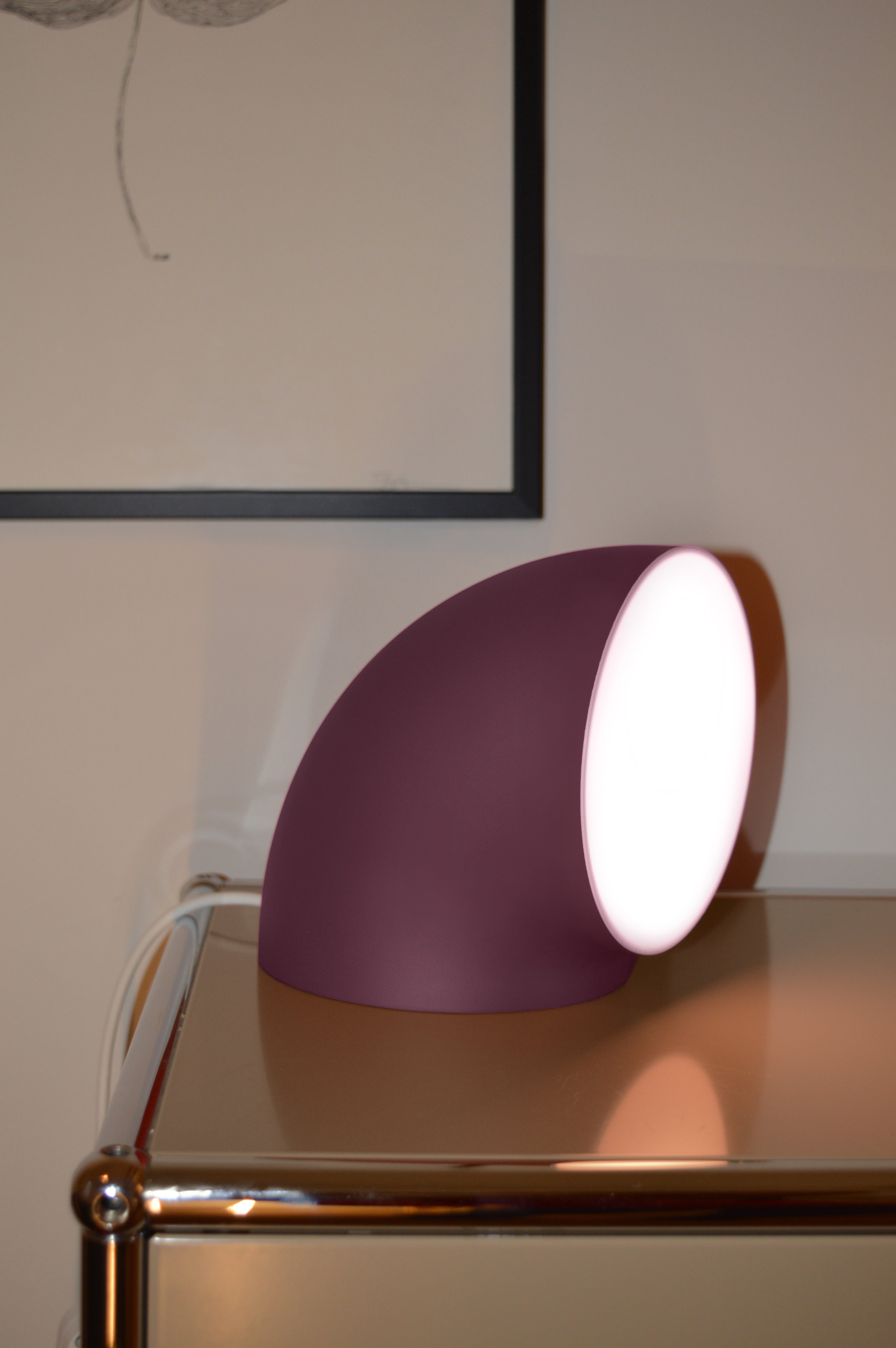 LÀ Burgundy