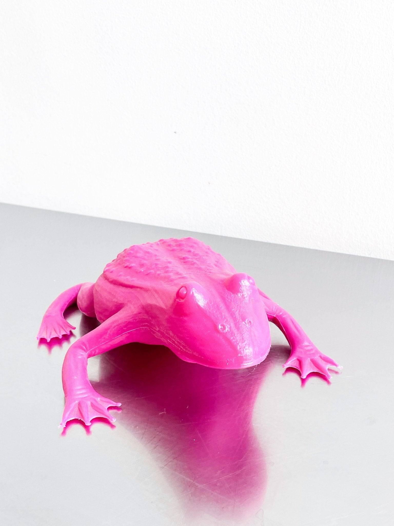 frog "Cracking Art" by artetica - Design from Milan